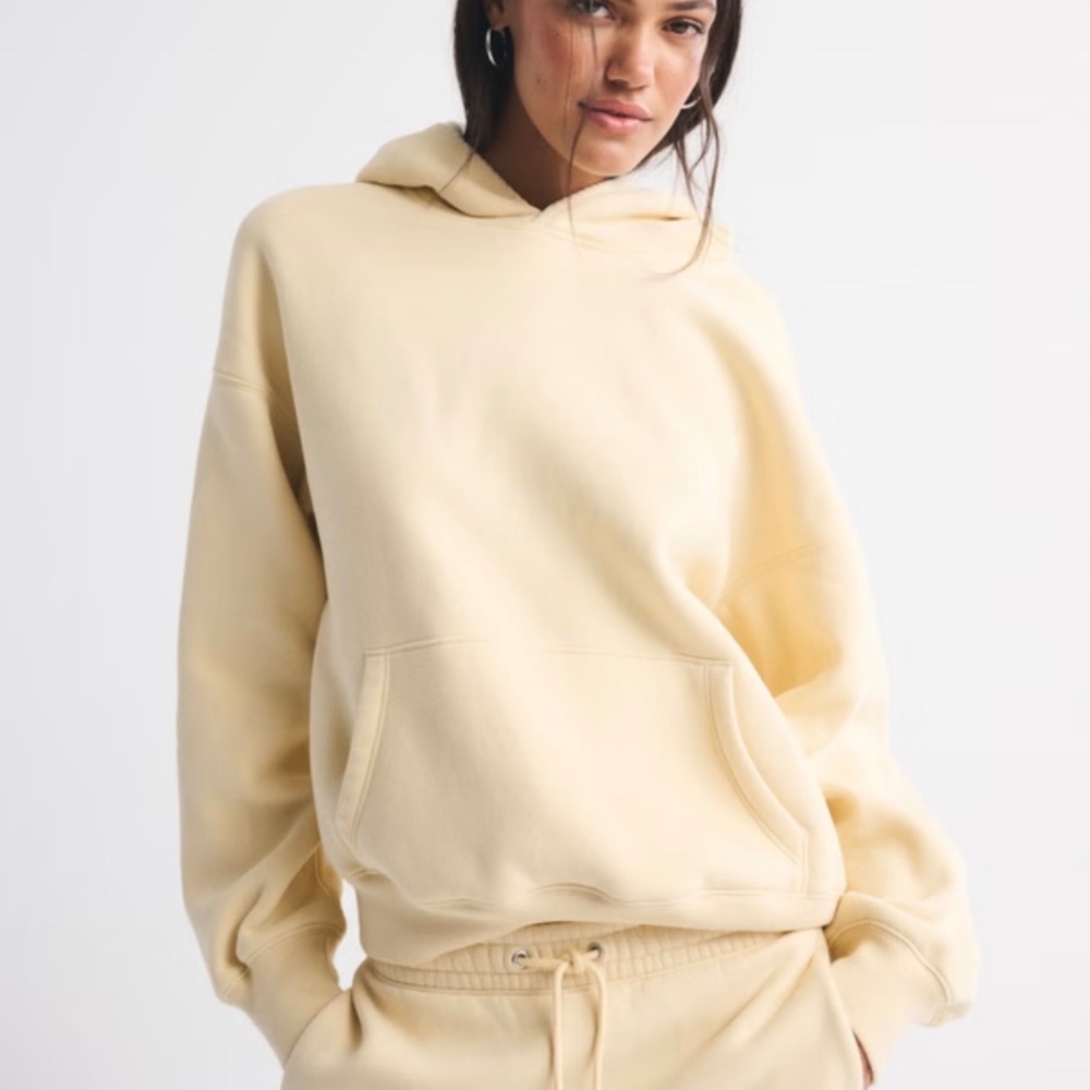 Hollister mens ICon hoodie in light yellow size medium (102)